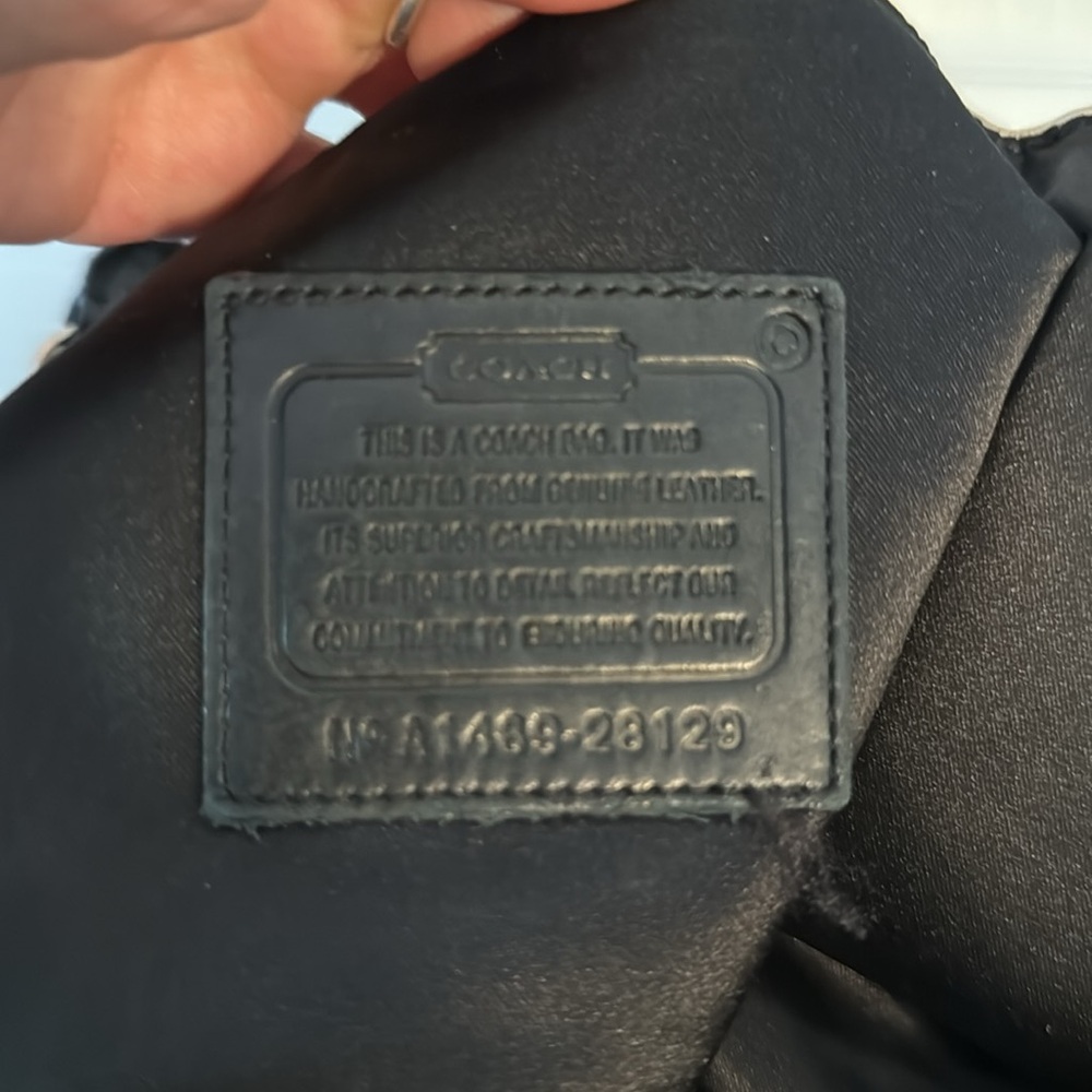Authentic Coach Black Leather work/office Shoulder Bag - Picture 7 of 10